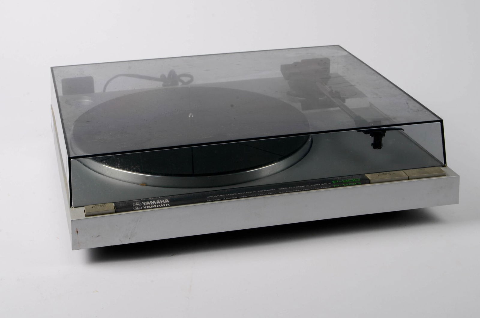 Yamaha P-200 Turntable. (1 of 6)