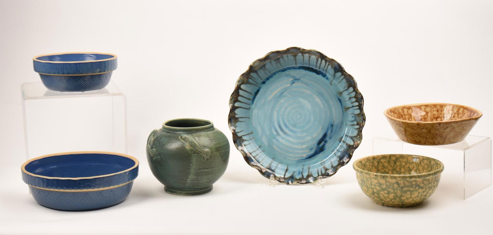 GROUP OF POTTERY (1 of 9)