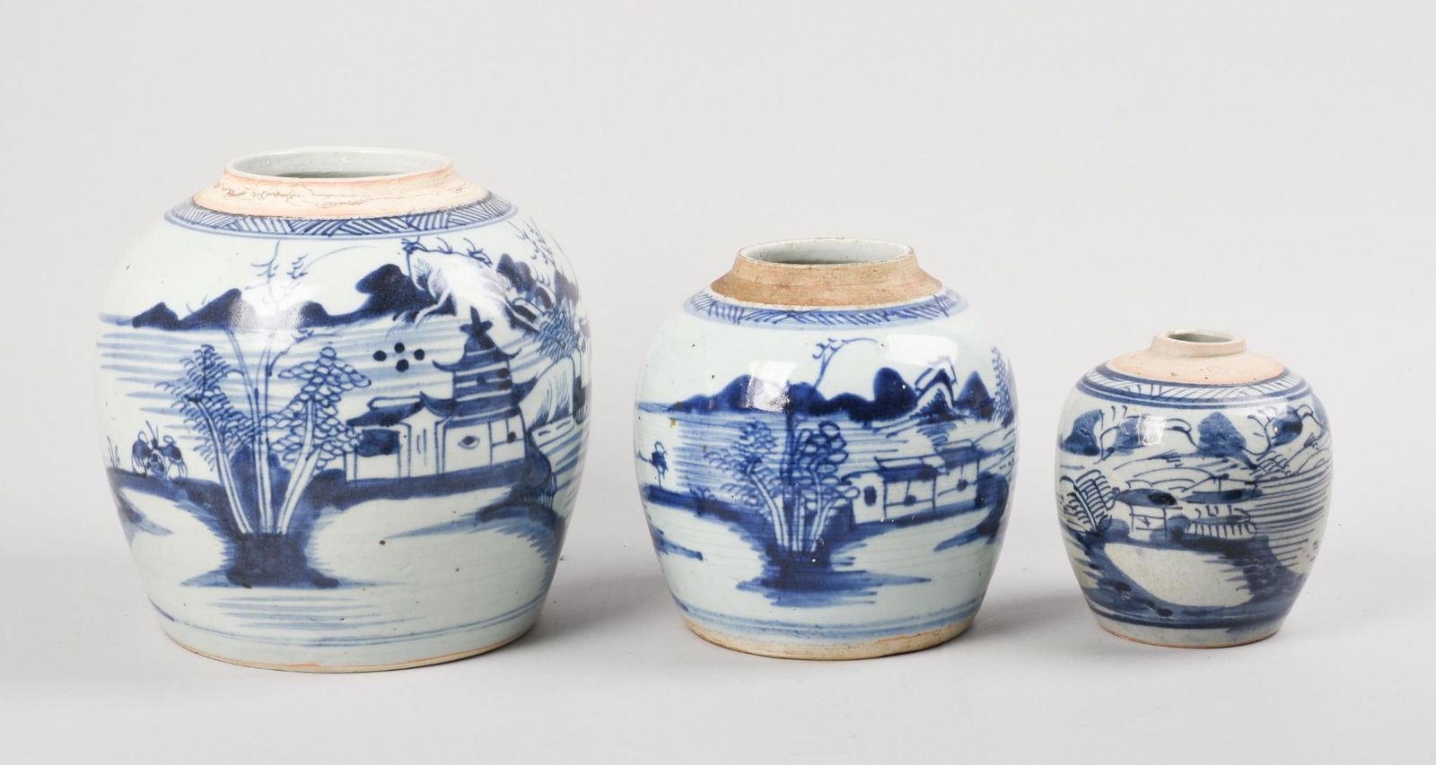THREE BLUE AND WHITE CHINESE GINGER JARS (1 of 4)
