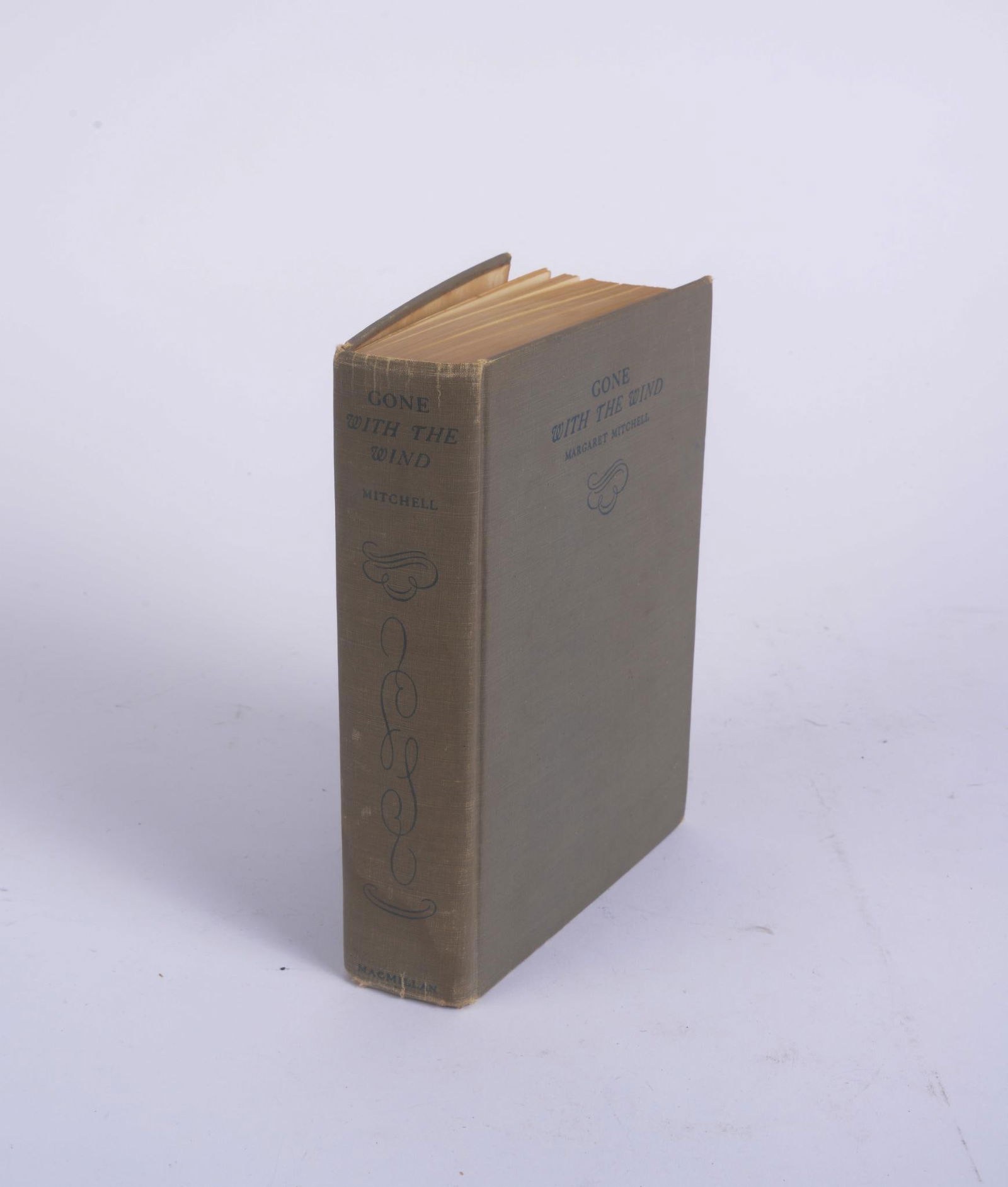 GONE WITH THE WIND, AUGUST 1936 PRINTING.: Good condition, some wear to bindings.