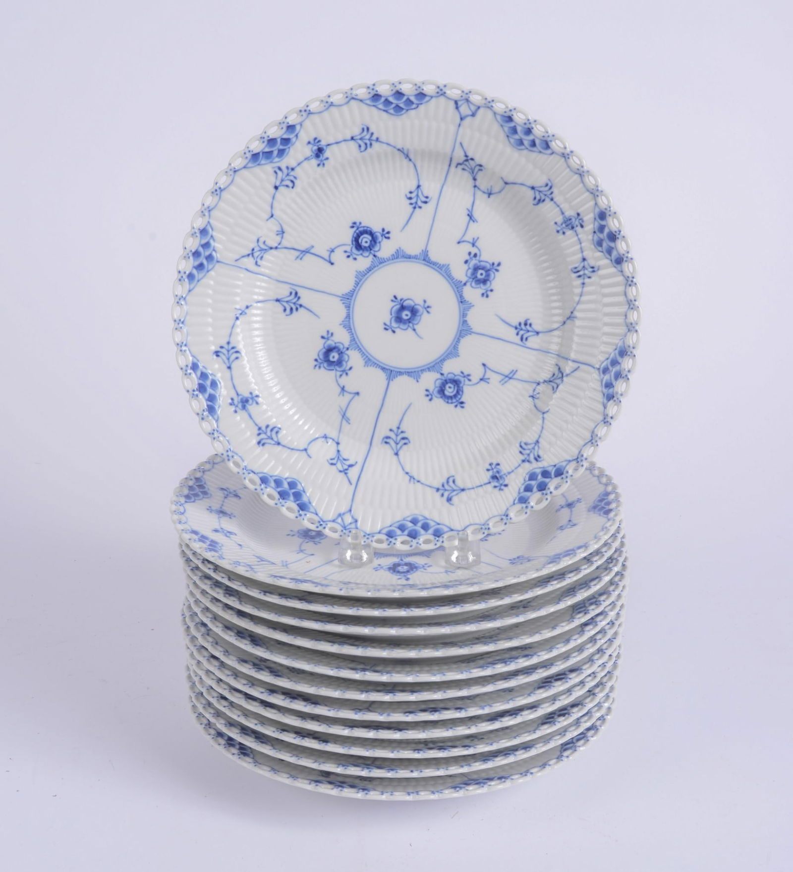 TWELVE ROYAL COPENHAGEN BLUE AND WHITE DINNER PLATES (1 of 2)