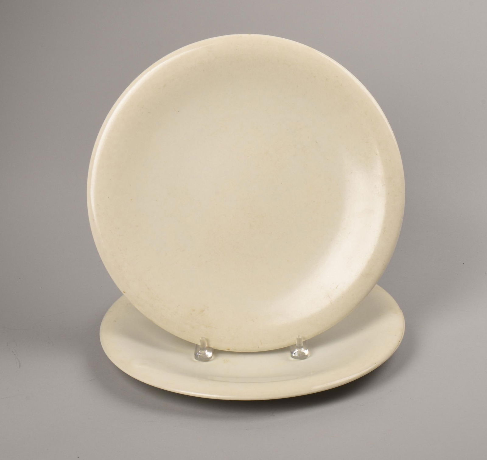 PAIR OF RUSSEL WRIGHT SERVING PLATES. (1 of 5)