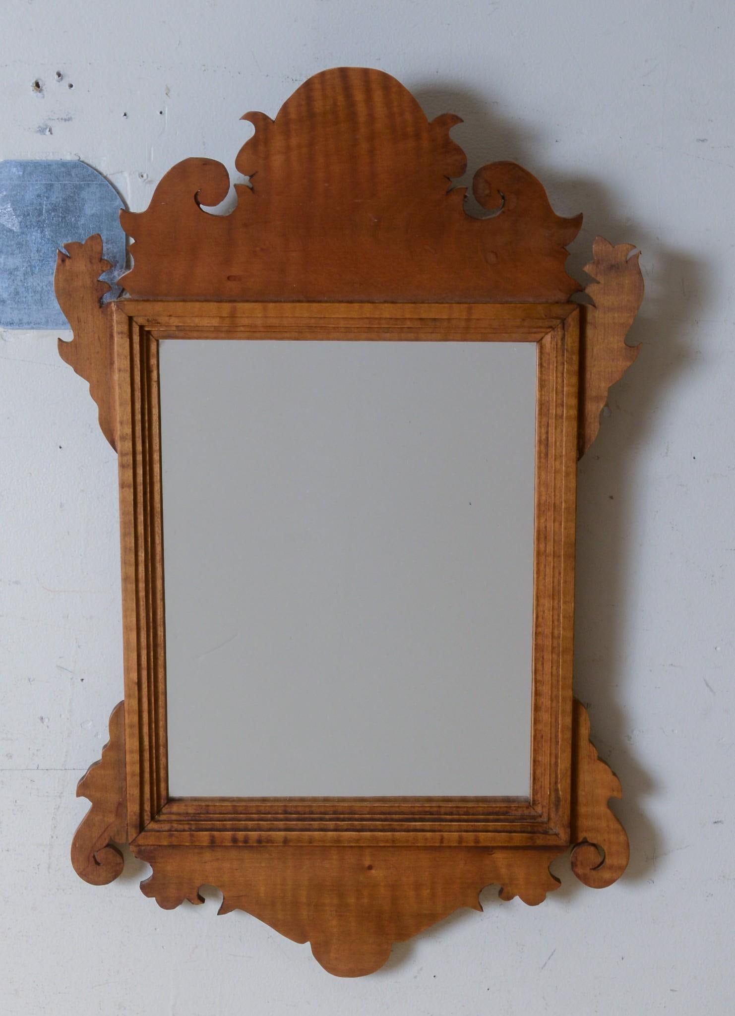 CHIPPENDALE STYLE WOOD MIRROR: Height 20.5 inches