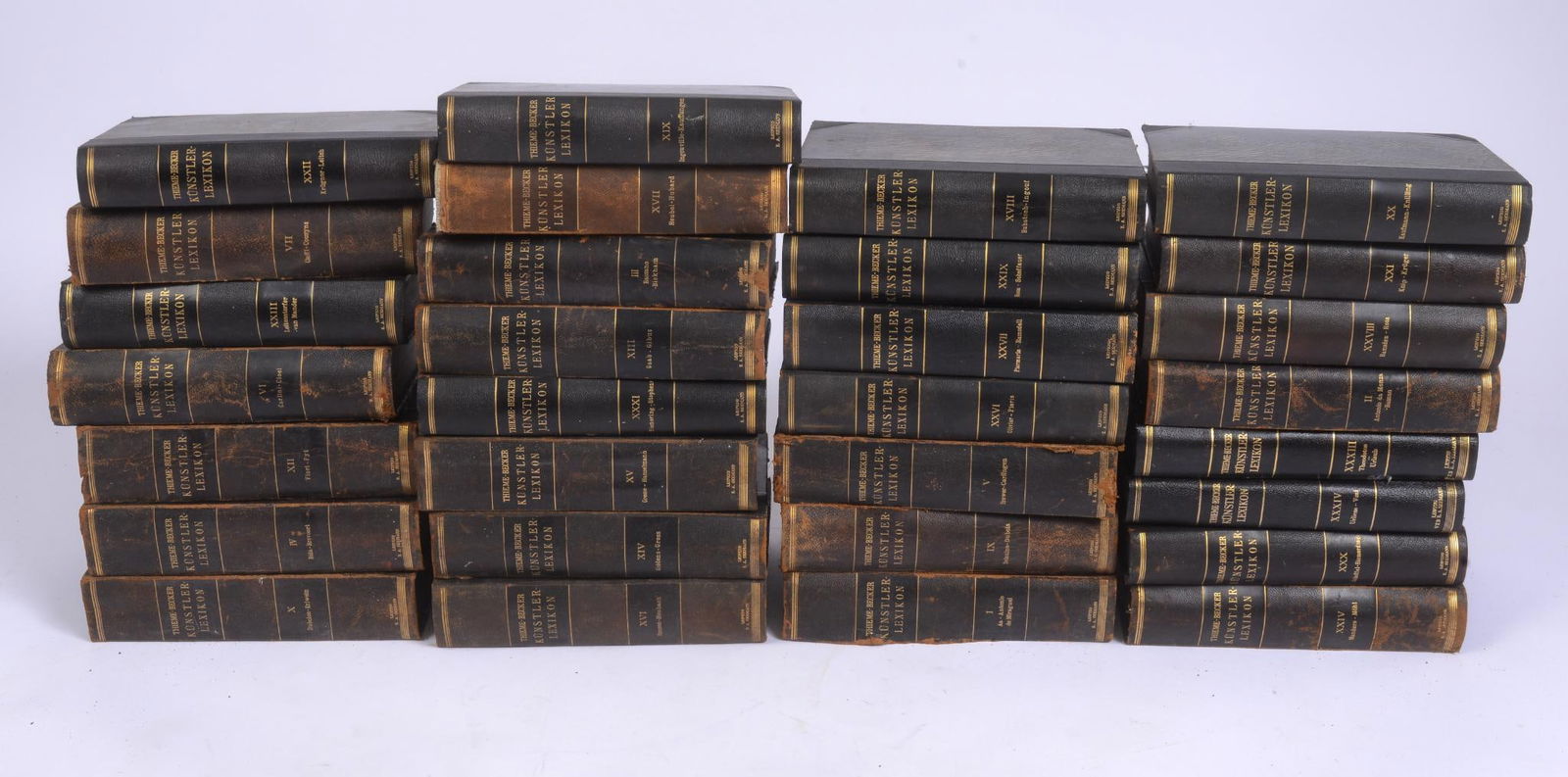 THIEME-BECKER KUNSTLER-LEXIKON 30 VOLUMES (1 of 8)