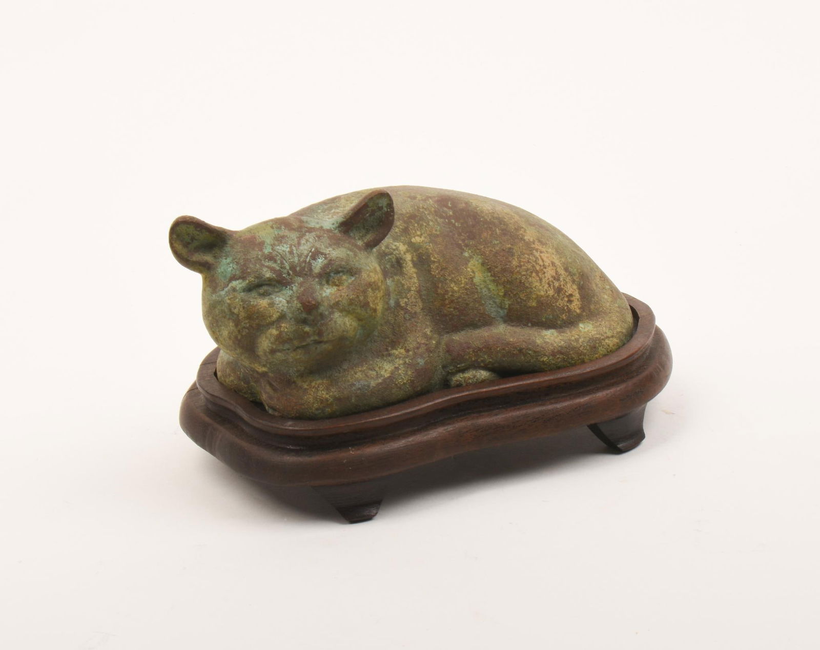 SLEEPING BRONZE CAT ON WOOD FOOTED PLATFORM (1 of 5)