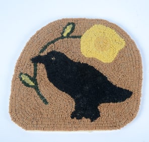 HOOKED RUG TABLE PAD WITH RAVEN