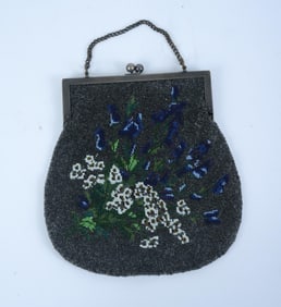 BEADED EVENING PURSE.