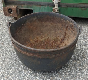 LARGE CAST IRON CAULDRON