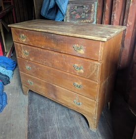 18TH C MAINE COUNTRY PINE FOUR DRAWER CHEST