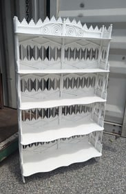 RUSTIC SHELF IN WHITE PAINT