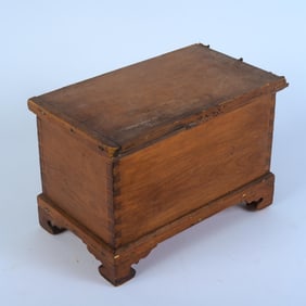 DOVETAILED WOOD BOX WITH HINGED LID