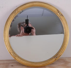 CIRCULAR BEVELED MIRROR IN GOLD REEDED FRAME