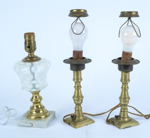 PAIR OF BRASS LAMPS WITH MILK GLASS LAMP ON MARBLE BASE