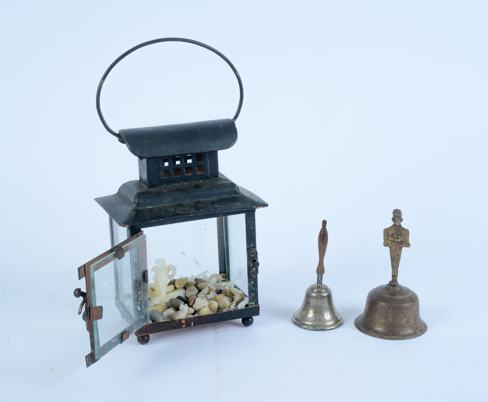 2 METAL TABLE BELLS WITH BLACK HANDLED LANTERN (1 of 4)