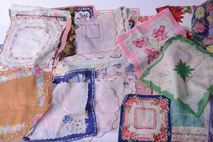 LARGE COLLECTION OF VINTAGE HANDKERCHIEFS.
