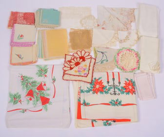GROUP OF TABLECLOTHS, CARD TABLECLOTHS AND RUNNERS
