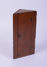 SMALL PINE RED PAINTED 1 DOOR HANGING CORNER SHELF