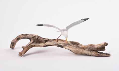 DOROTHY GRANT BROWN SEAGULL CARVING