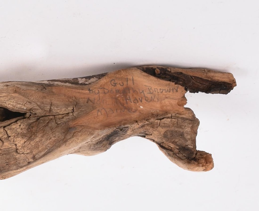 DOROTHY GRANT BROWN SEAGULL CARVING (1 of 5)