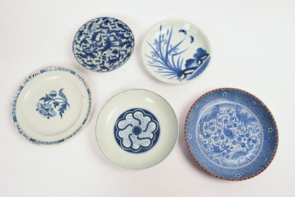Chinese Blue and White Scalloped Edge Plate