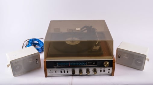 Scott Solid State Stero With Turntable & KLH Speakers.