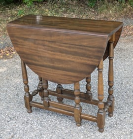 20th C William & Mary Gateleg Table.