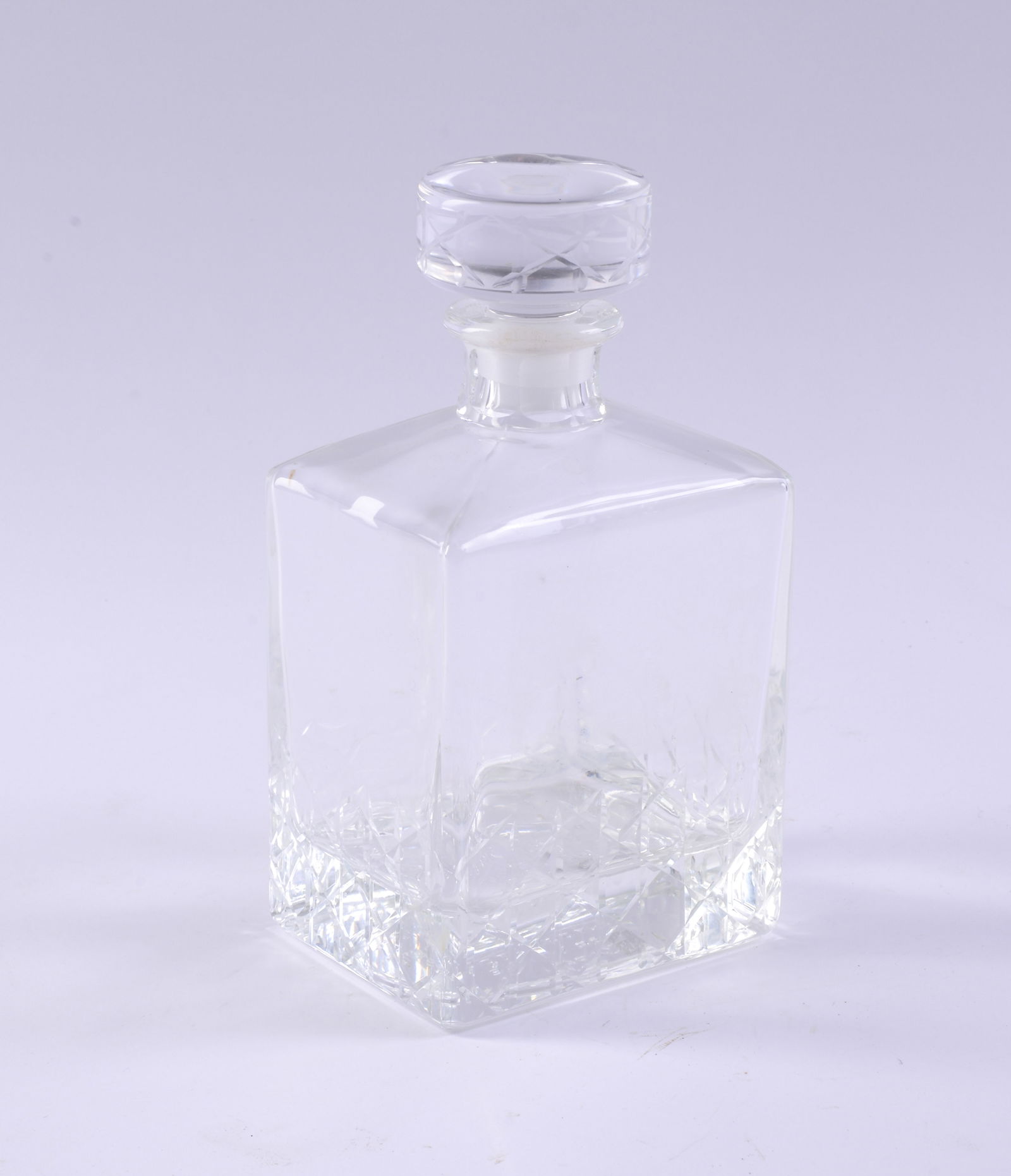 SUNTORY JAPANESE LIQUOR DECANTER: Height 8.5 inches, good condition.