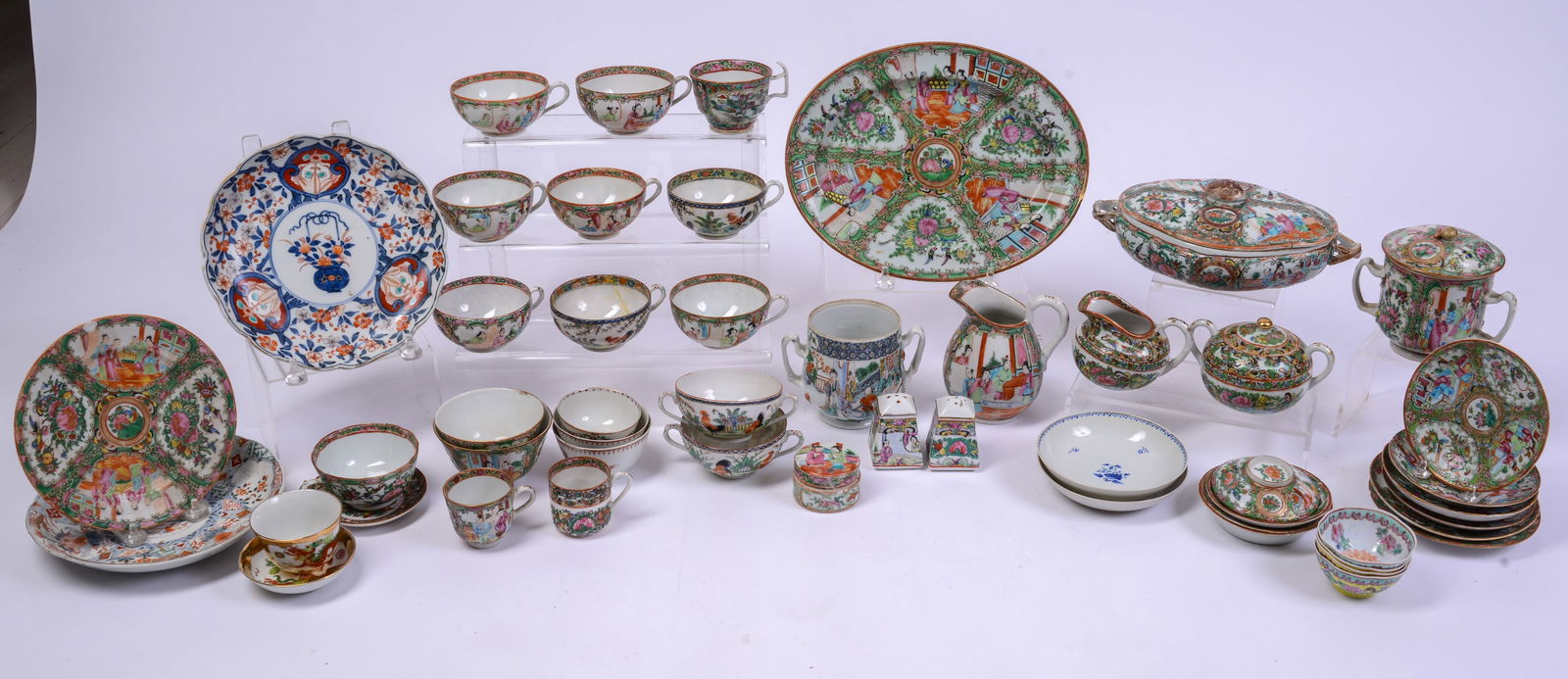 Collection of Chinese Porcelain. (1 of 16)