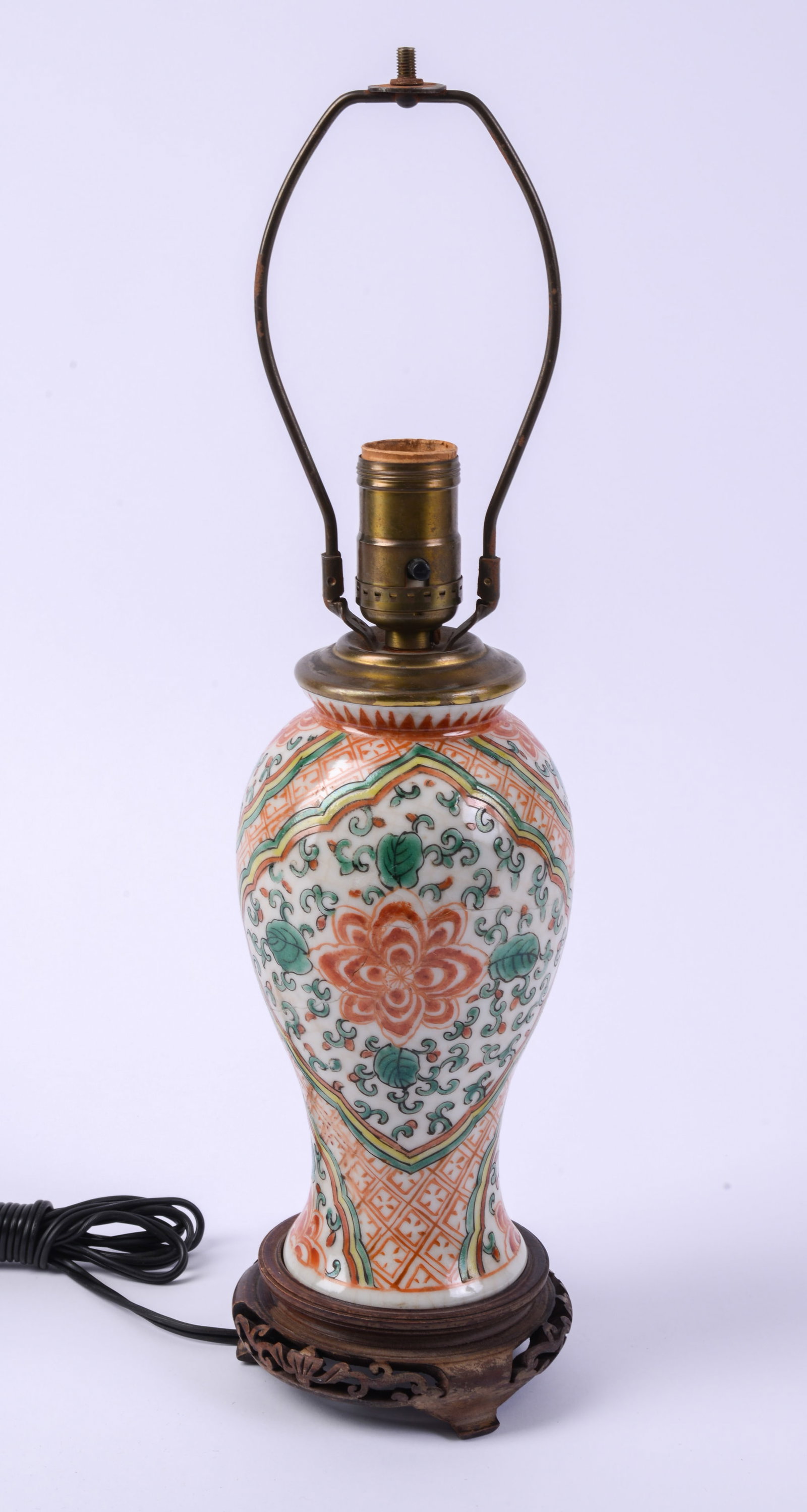 Small Chinese Porcelain Table Lamp.: Height 17 inches. May need rewiring.