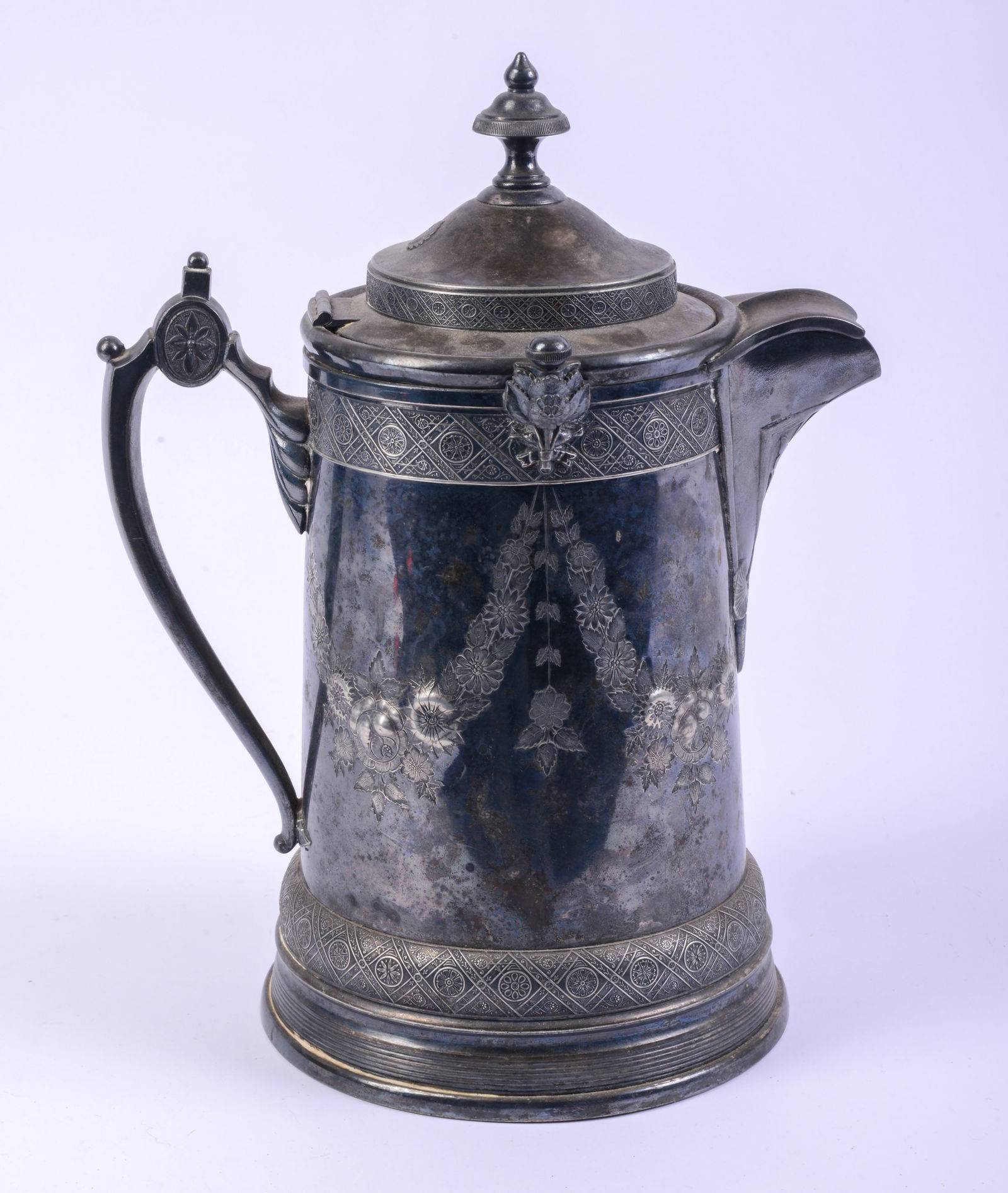 Large Reed & Barton Silverplate Tankard. (1 of 8)