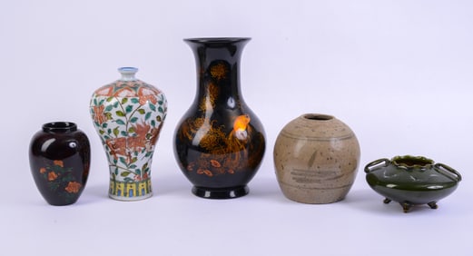 Five Chinse Porcelain Vases.