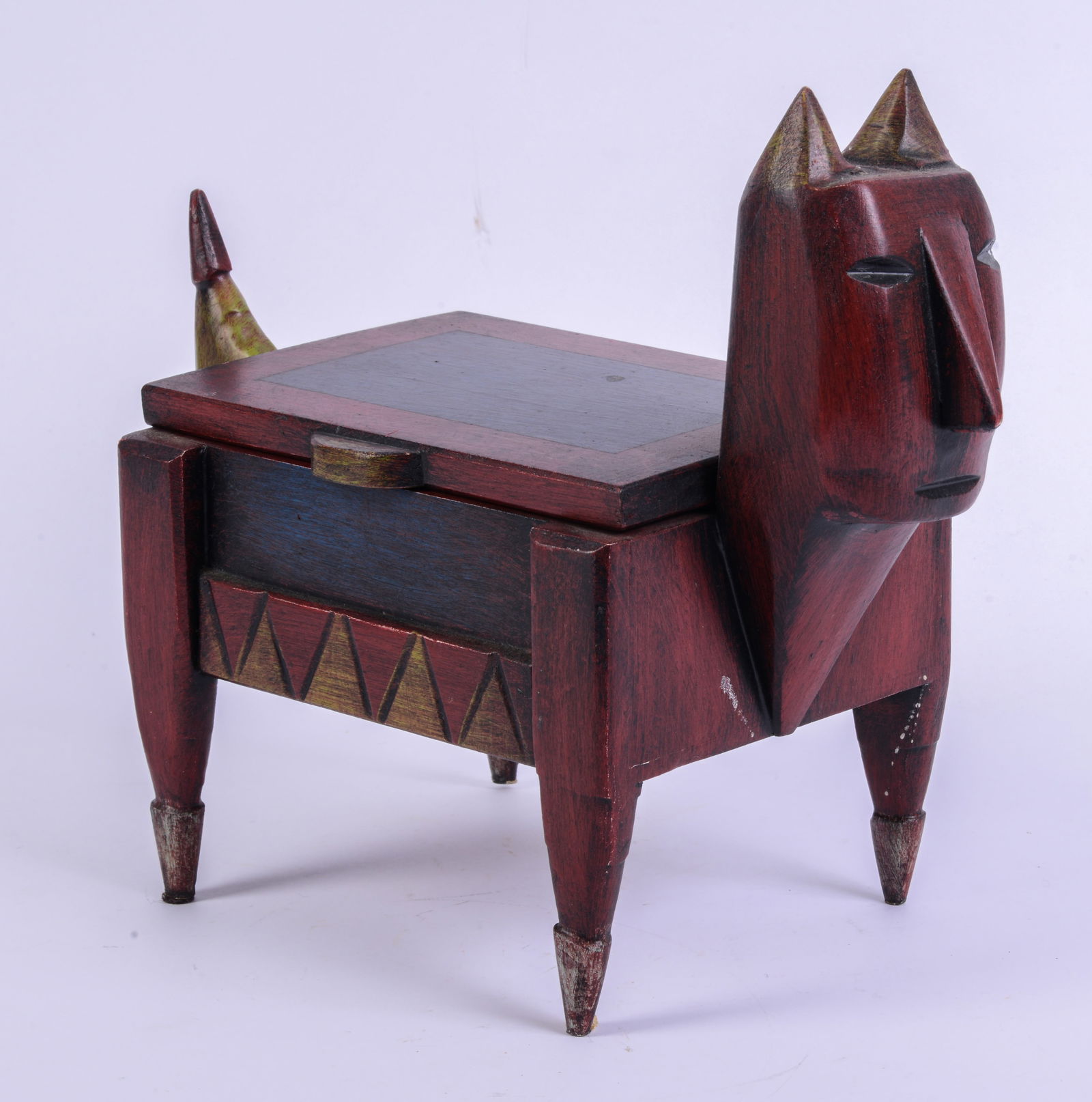 Folk Art Cat Form Box. (1 of 5)