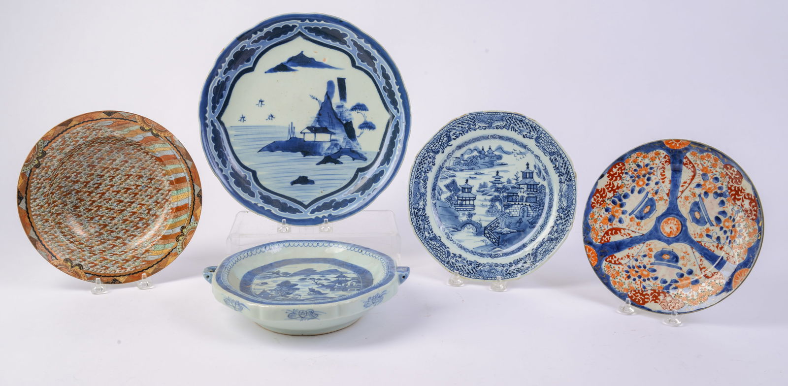 Five Pieces of Chinese Porcelain. (1 of 4)
