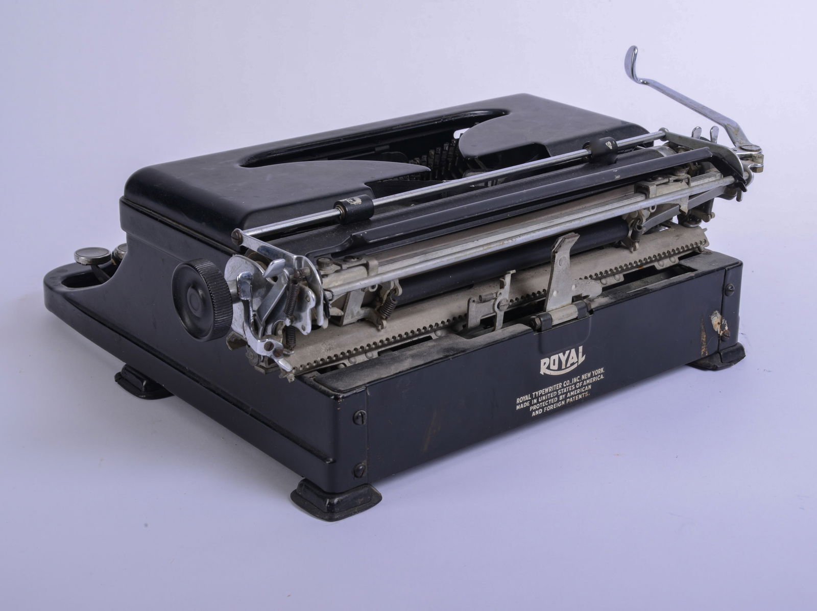 Royal Typewriter. - 7