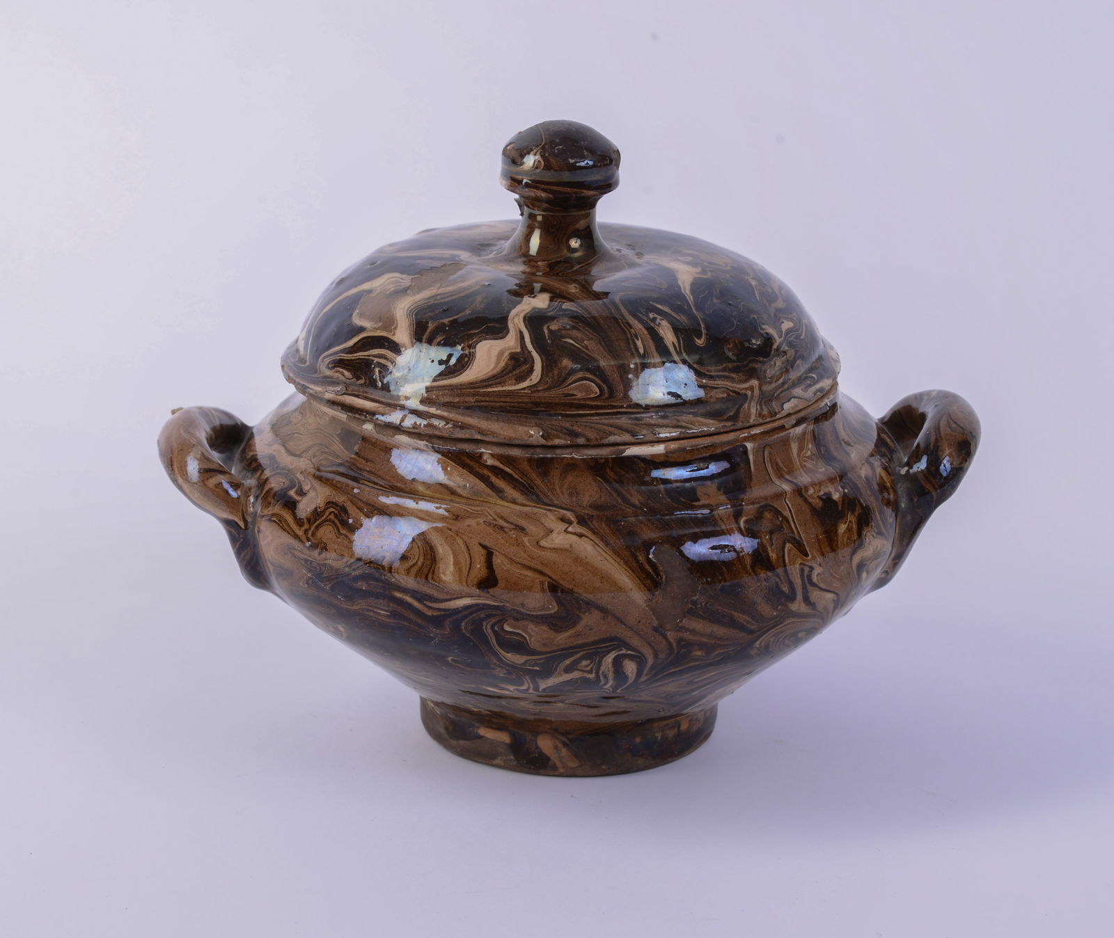 Sarreguemines Mochaware Covered Bowl.: Height 8 inches, diameter 8 inches. Small loss to lid, a couple small chips.