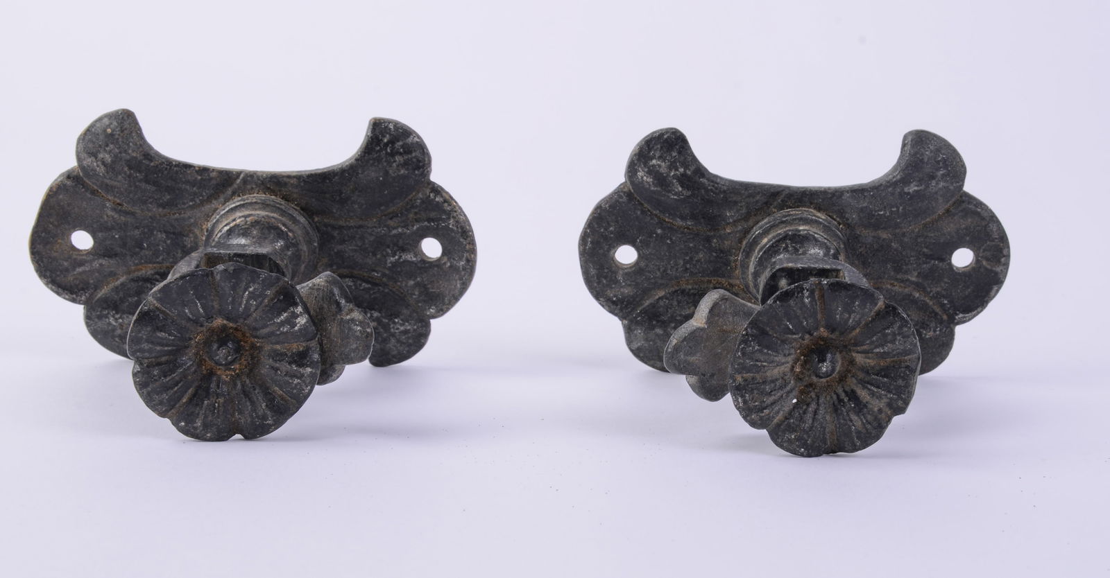 Pair of Victorian Cast Iron Curtain Rod Holders. (1 of 3)