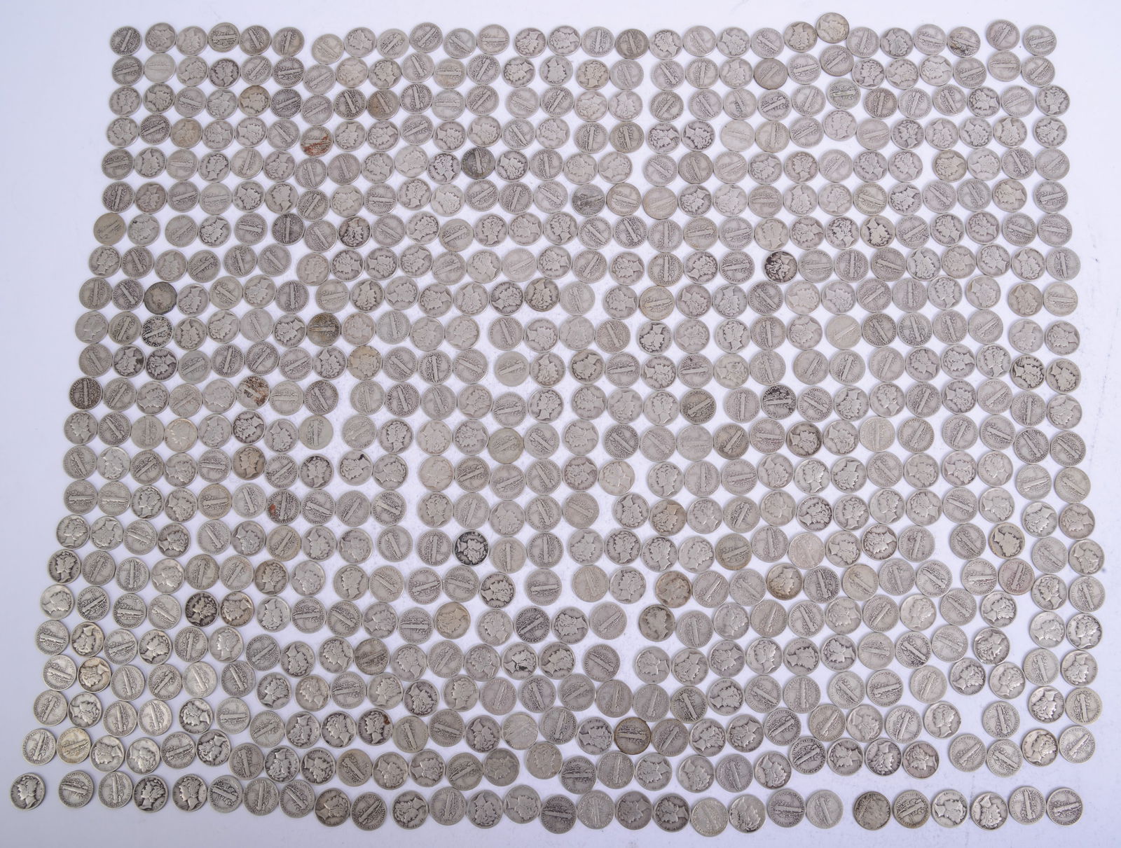 Over 600 Liberty Dimes.: Ungraded, various years.