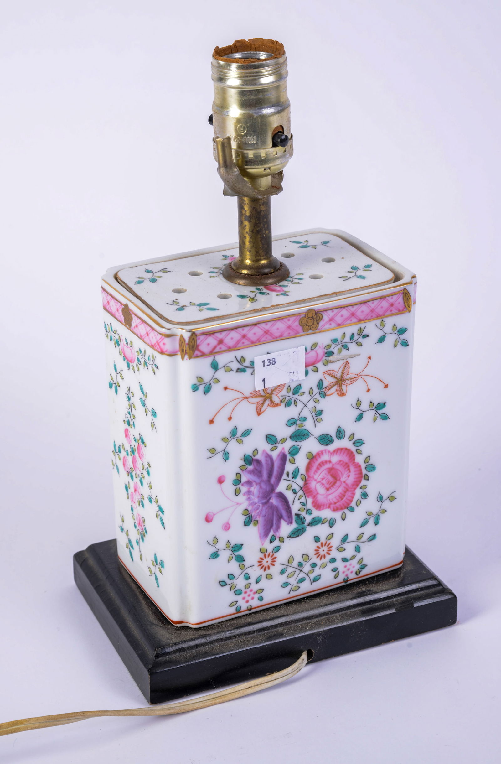 Porcelain Table Lamp. - 3