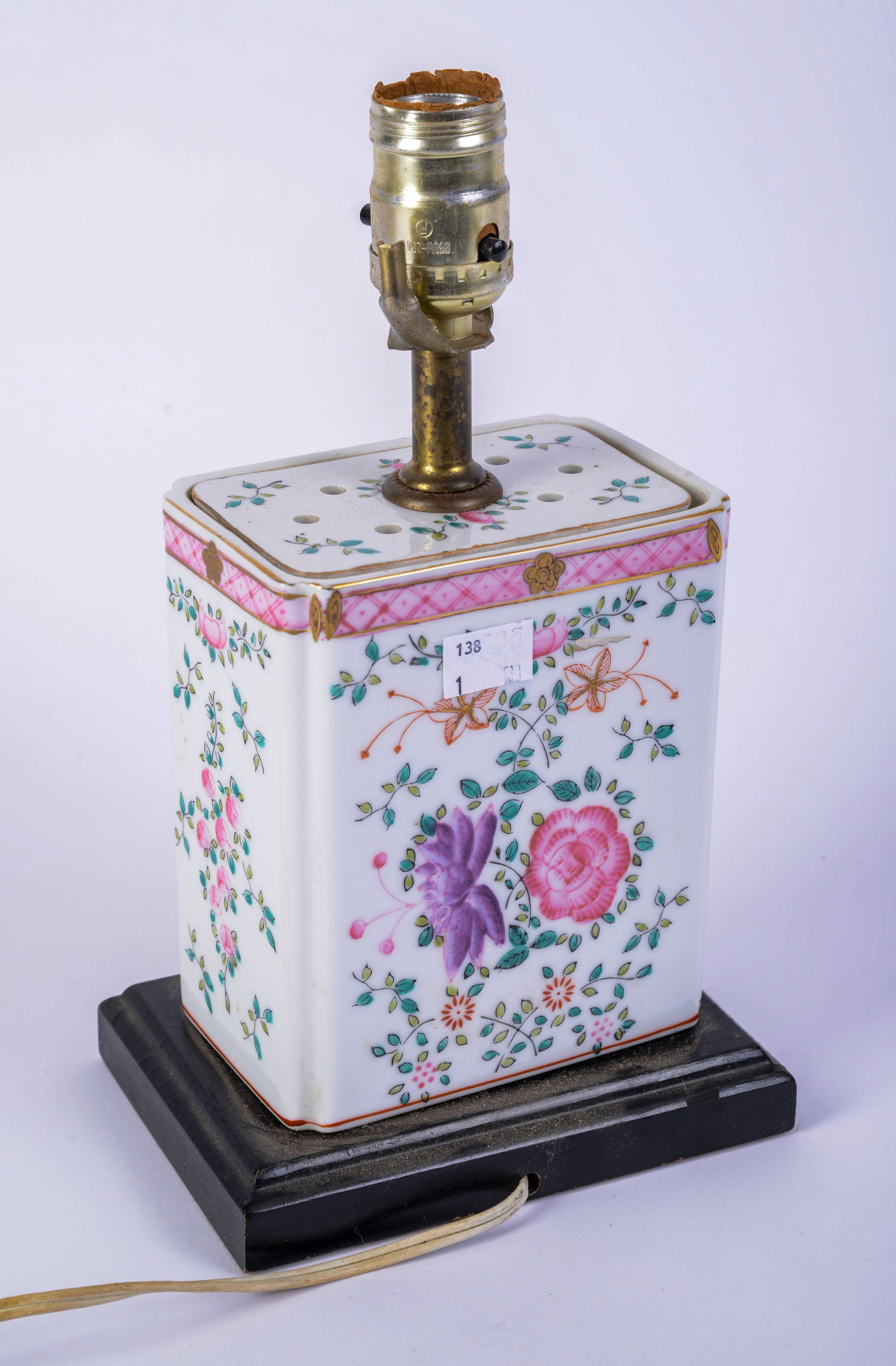 Porcelain Table Lamp. - 4