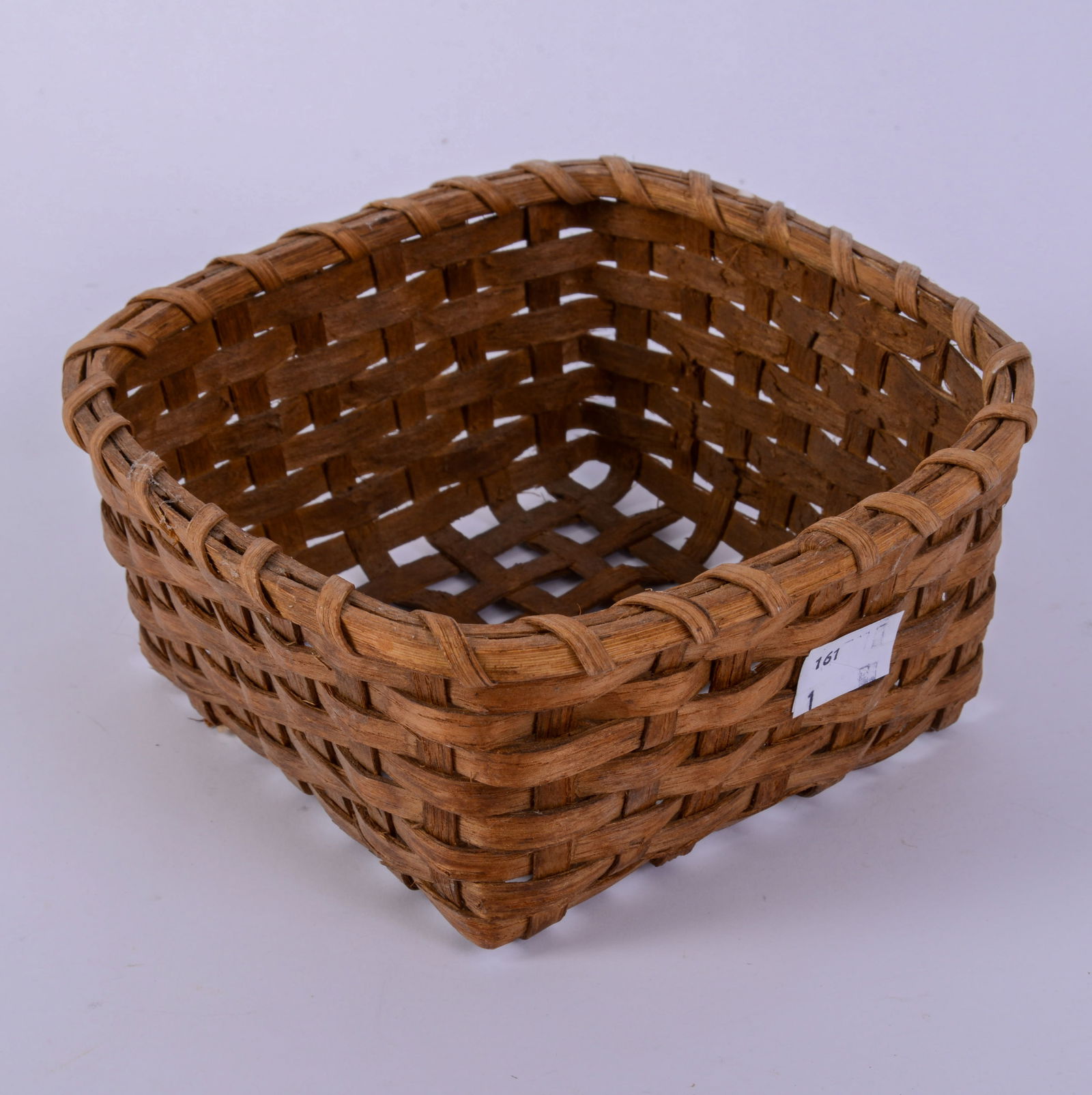 Small Woven Basket. - 2