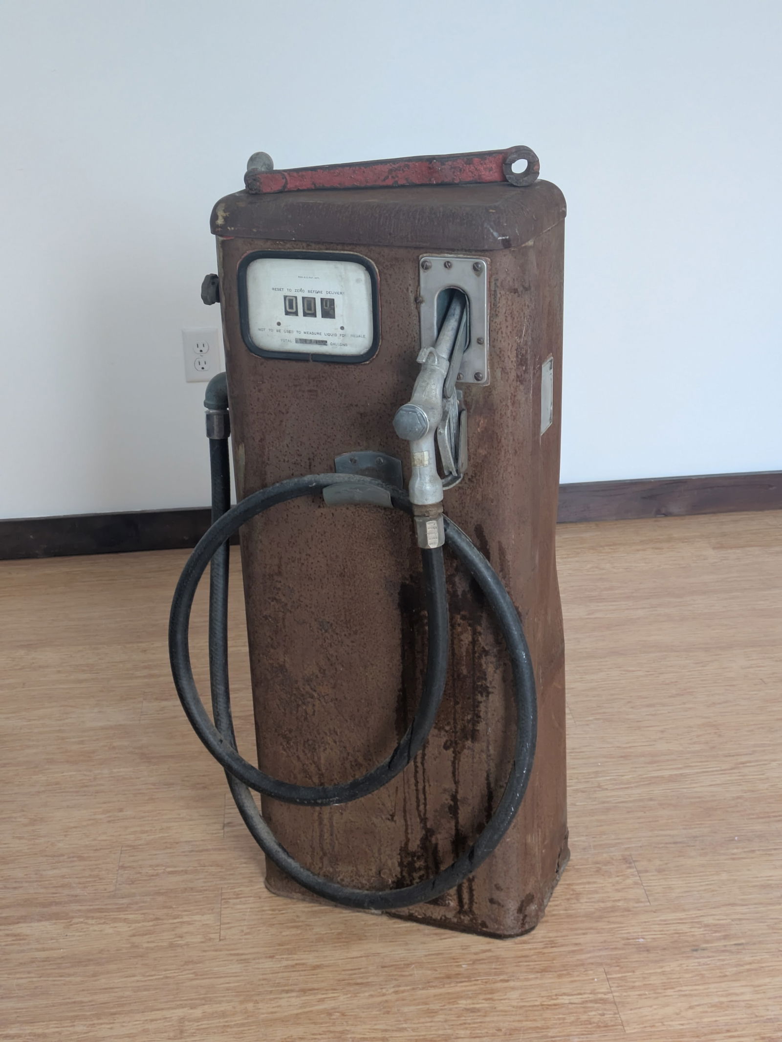 Tokheim 86 Commercial Farm Gas Pump (1 of 3)