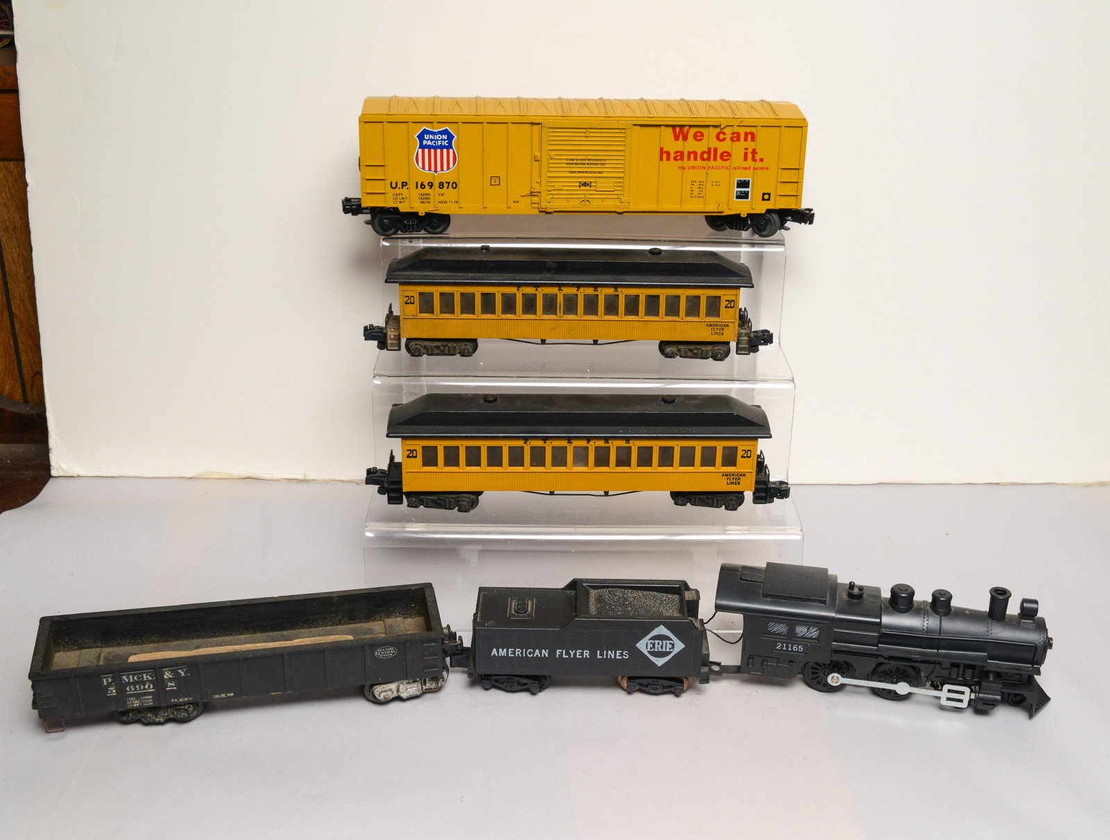 American Flyer Locomotive and Tender, and Four Train Cars.: Union Pacific 169870, and others.