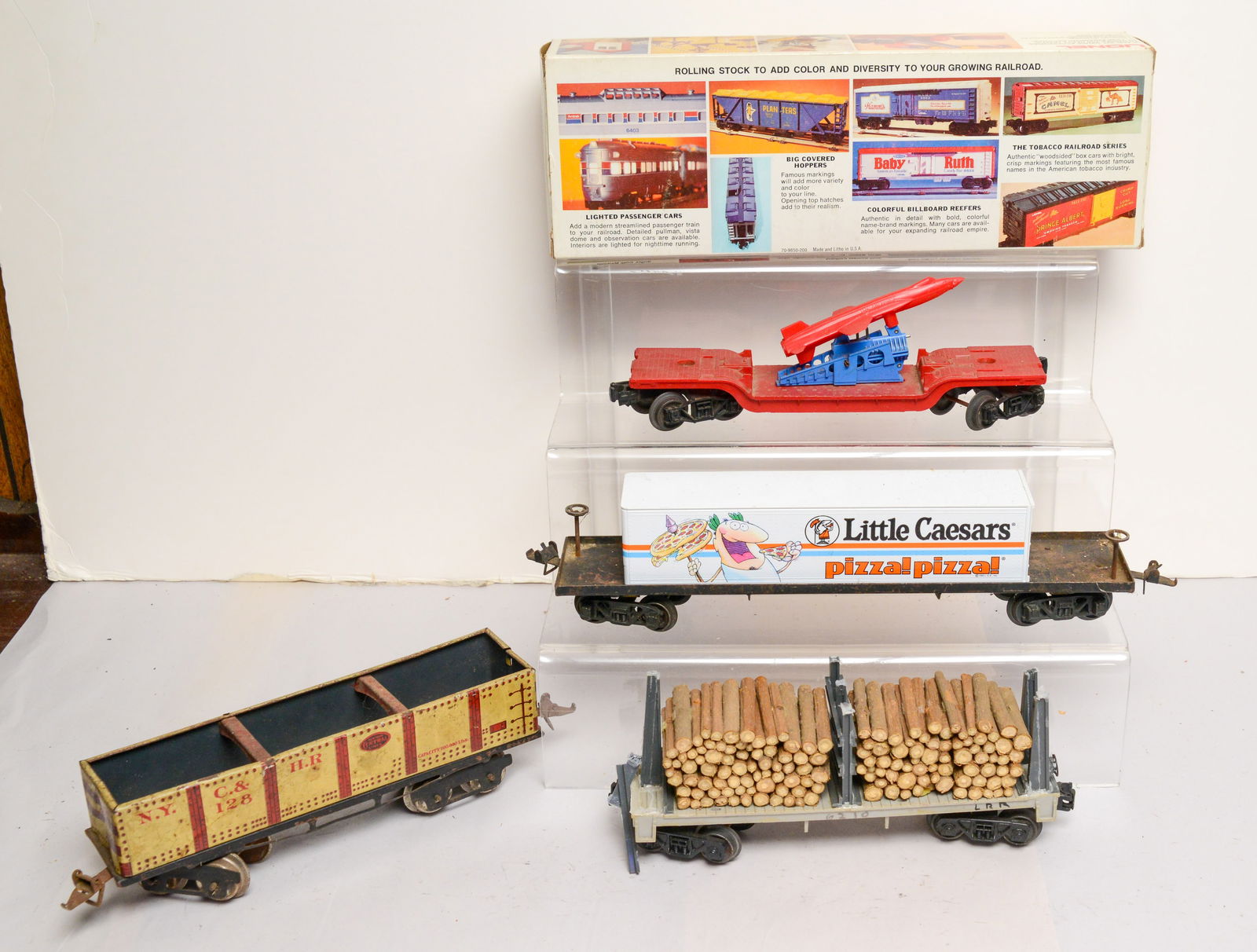 Five Train Cars. - 2