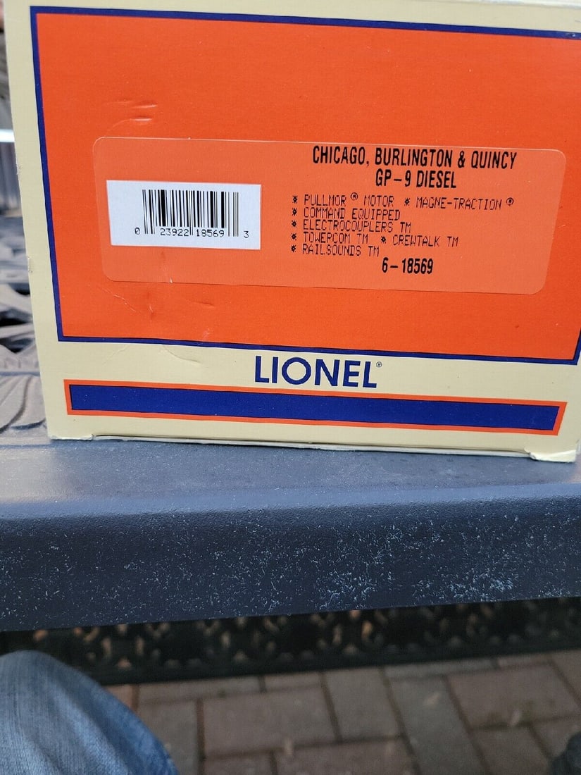 Lionel TMCC 6-18569 Chicago, Burlington & Quincy GP-9 Diesel. New O CB&Q #2380.: Lionel TMCC 6-18569 Chicago, Burlington & Quincy GP-9 Diesel. New O CB&Q #2380.