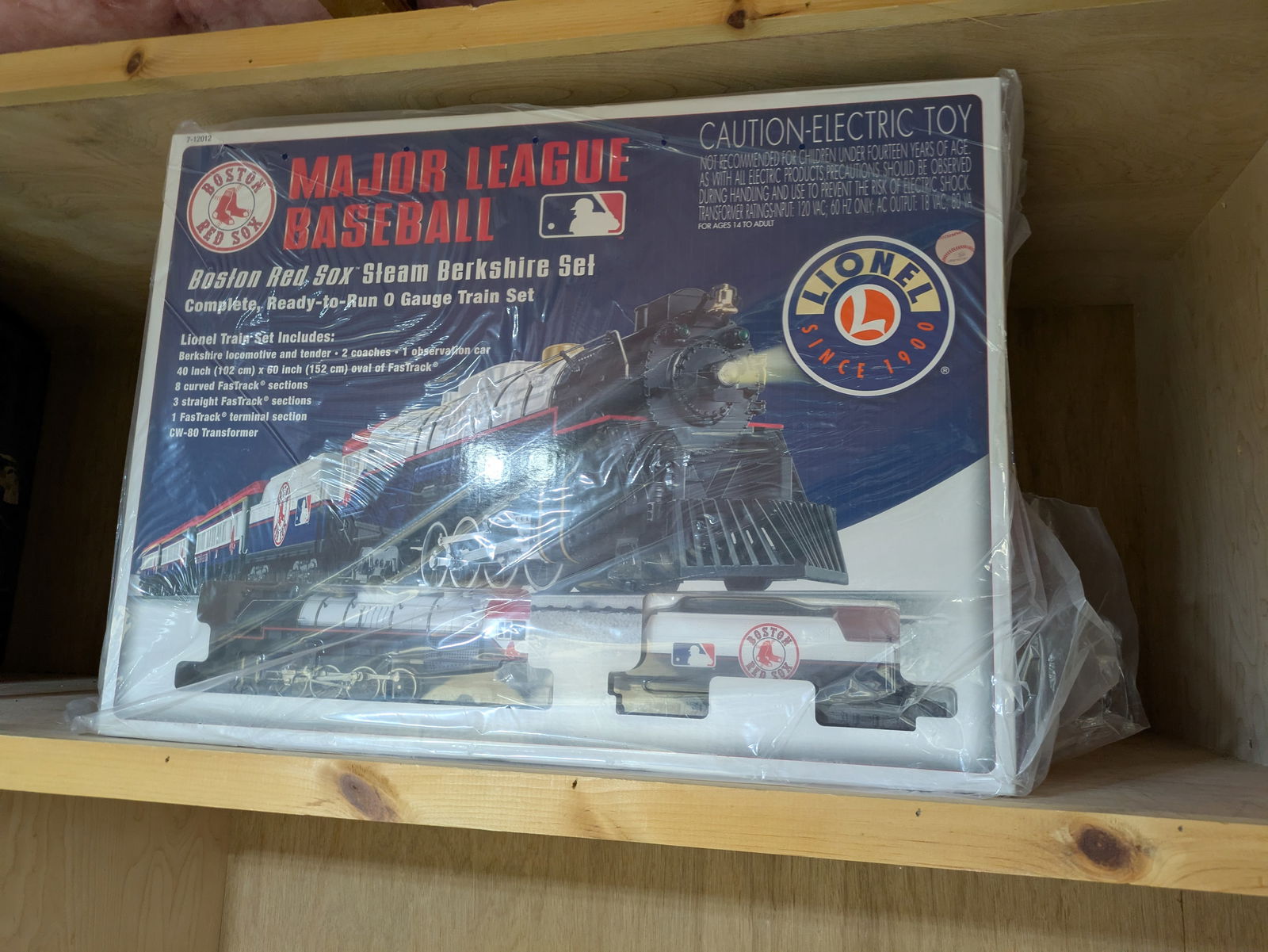 Lionel Boston Red Sox Steam Berkshire Set.: New in box.