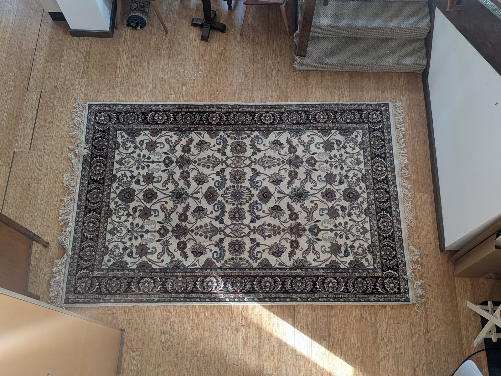 Hand Woven Keshan Rug.: 6 x 9 feet.