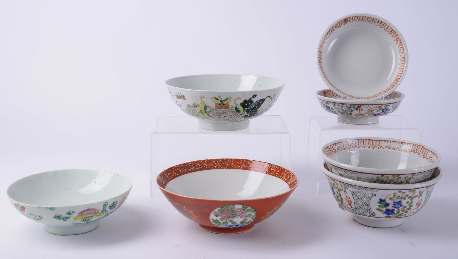 Five Small Chinese Bowls. - 2