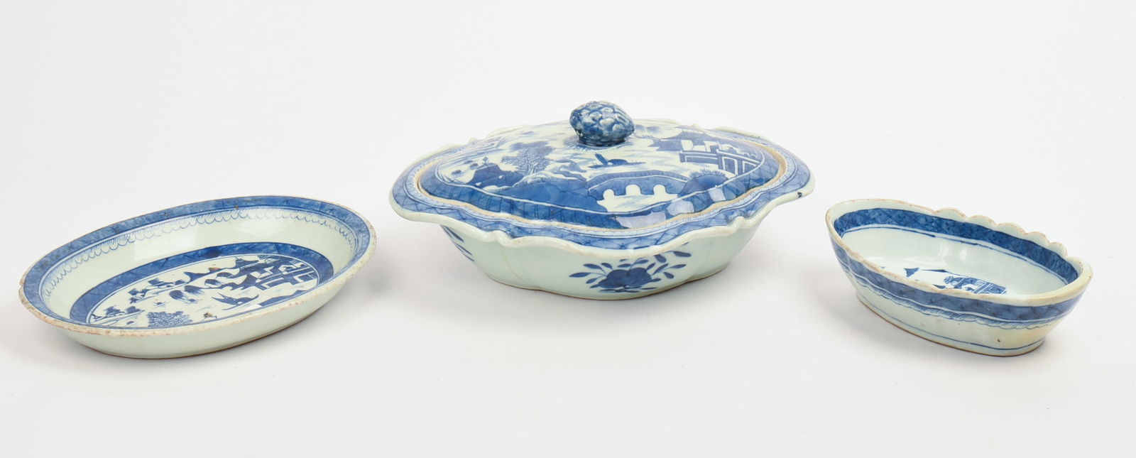 Three Canton Serving Pieces. - 2