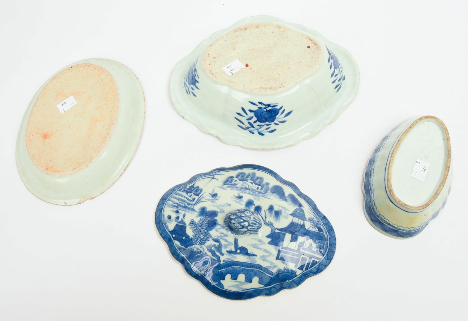 Three Canton Serving Pieces. - 4