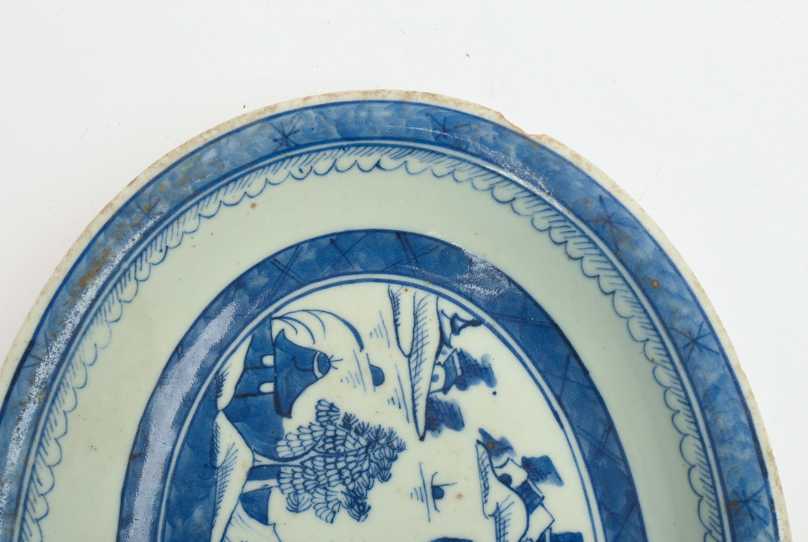 Three Canton Serving Pieces. - 8